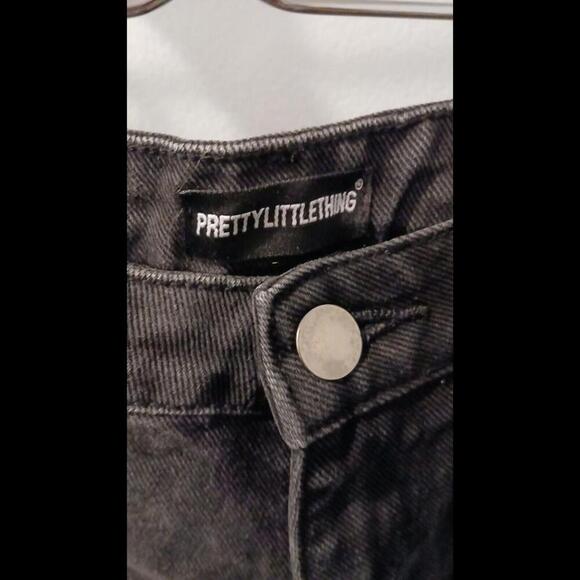 PrettyLittleThing Black Wash‎ Distressed Denim Shorts Frayed Hem Casual - Picture 5 of 8